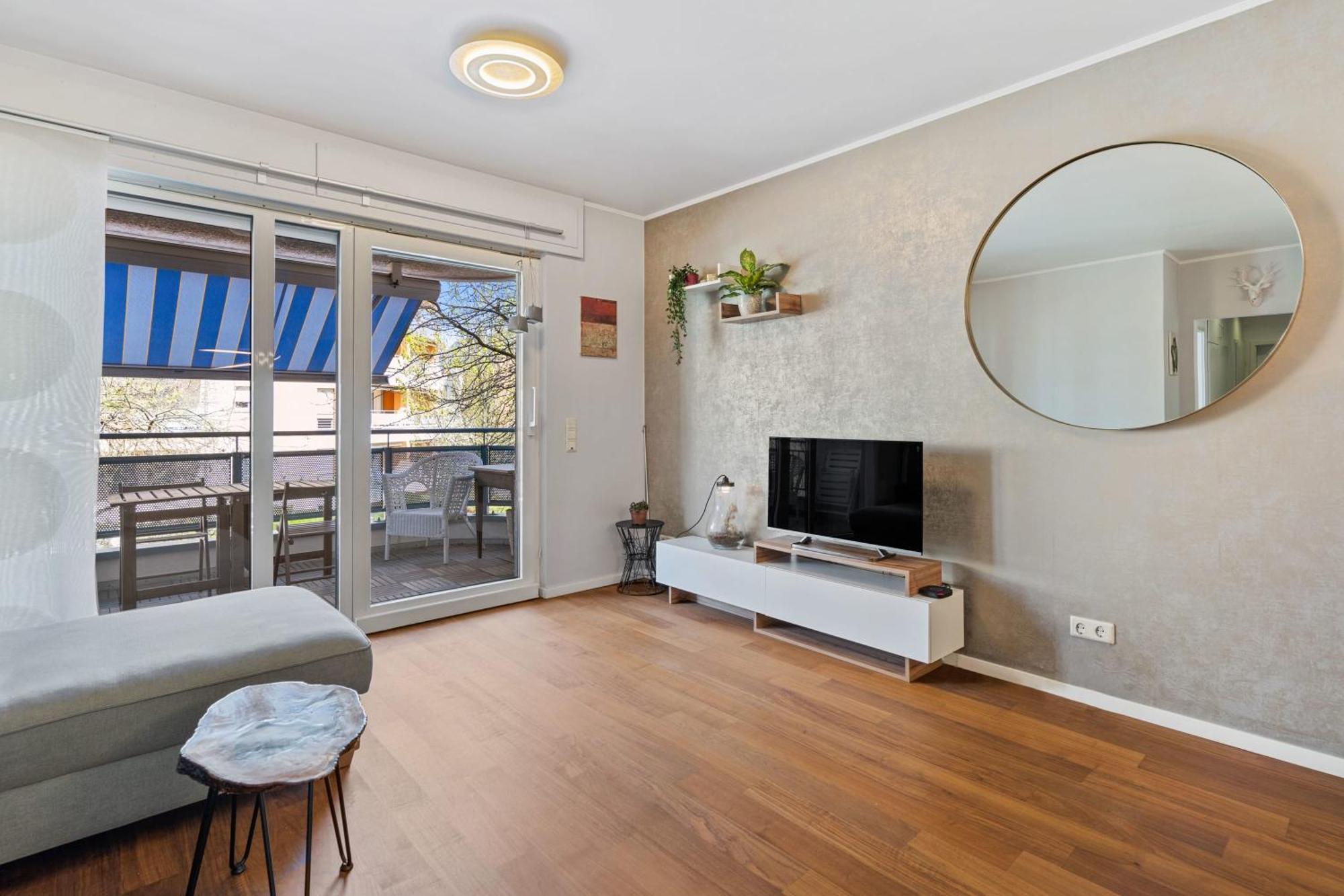 Modern Lux With Balcony In Apartment Luxemburg