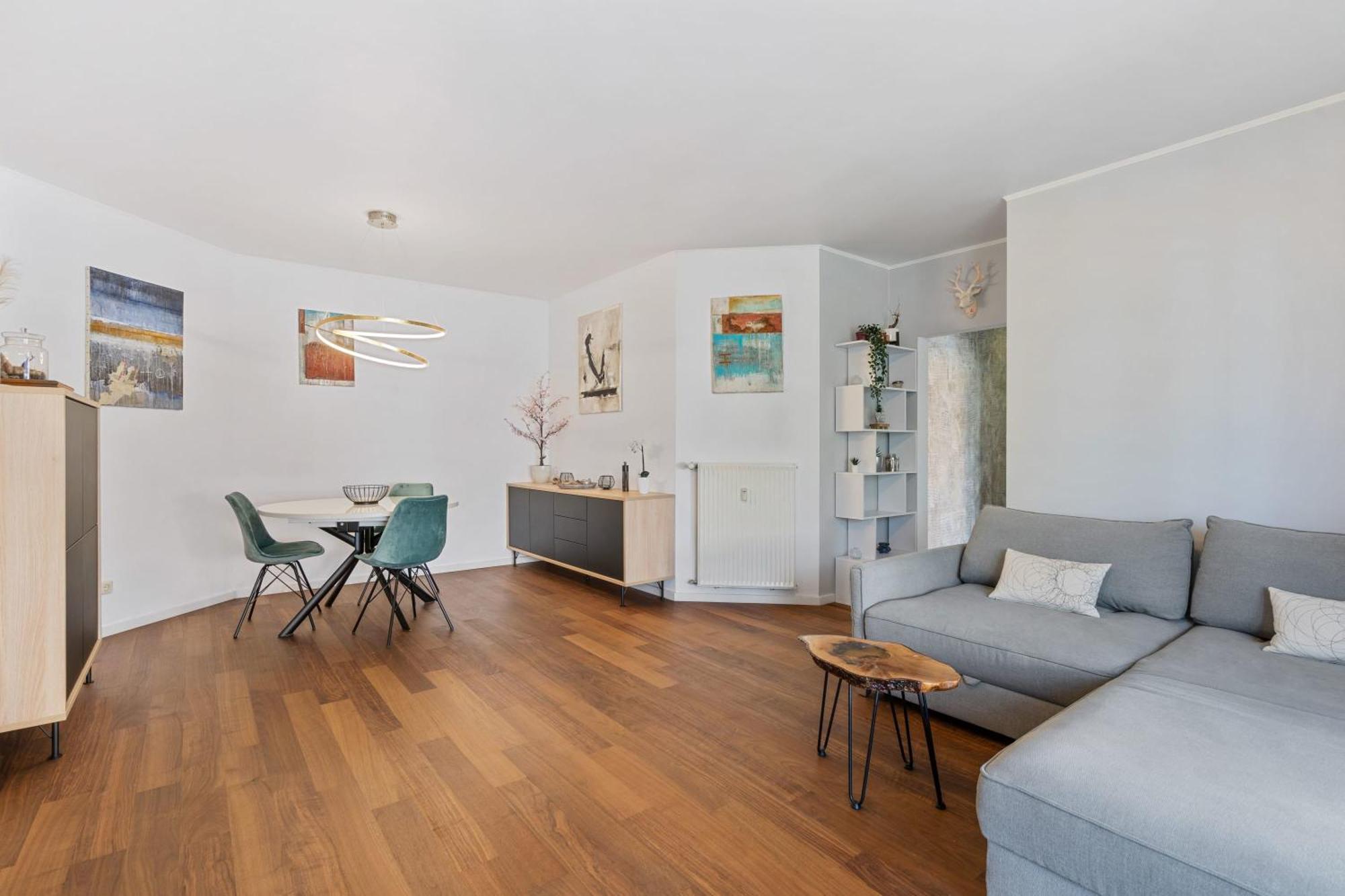 Apartment Modern Lux With Balcony In